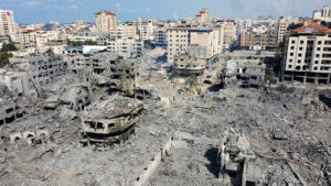  Israeli tanks push deep into central Gaza town, air strike kills 20 in south