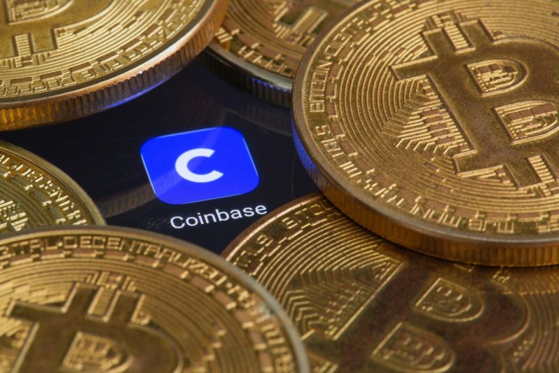  Coinbase’s Market Dominance Challenged by New Wave of Bitcoin ETFs