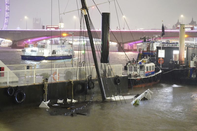  Party boat sinks in London as Europe grapples with deadly flooding in some countries, extreme cold in others