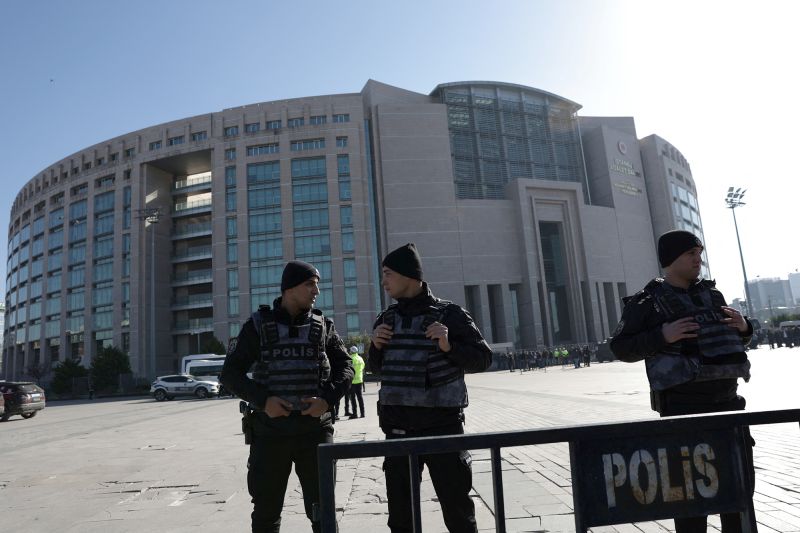  Attackers killed during assault on main courthouse in Istanbul