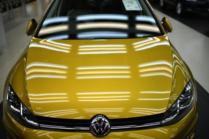  Volkswagen recalls 261,000 vehicles over fuel tank issue