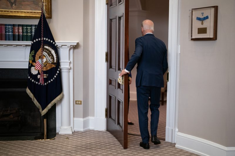  There’s an obvious reason Biden isn’t dropping out of a tied race