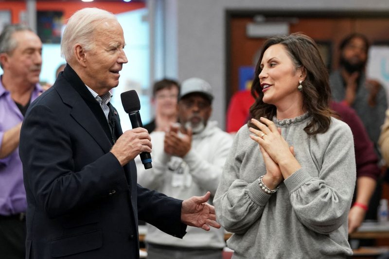  Whitmer navigates Michigan ‘minefield’ between Biden and Arab Americans