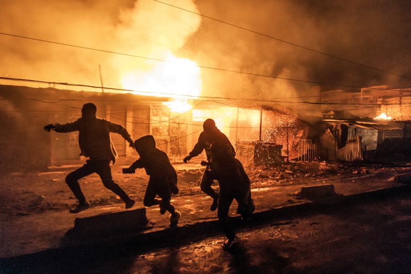  Huge gas explosion and fire kills at least 3, injures hundreds in Kenyan capital