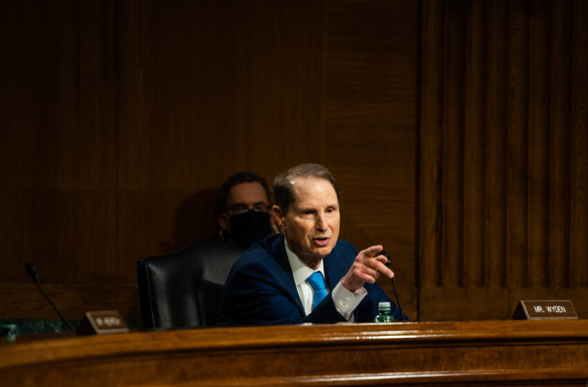  Sen. Ron Wyden calls on Biden to fire Social Security’s top watchdog