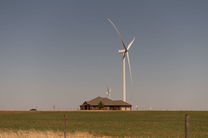  How much are wind turbines dragging down home values? A new study has surprising answers