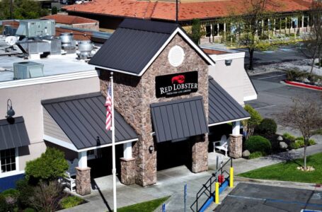 Red Lobster seeks a buyer as it looks to avoid bankruptcy filing