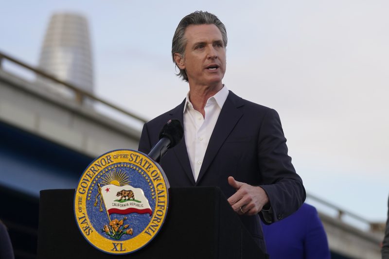  Newsom proposes law to help Arizonans get abortions in California