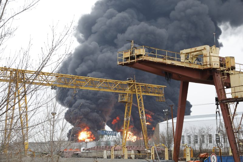  Ukraine’s attacks on Russian oil refineries deepen tensions with U.S.