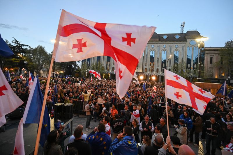  Violent clashes break out in Georgia amid controversial ‘foreign agents’ law debate