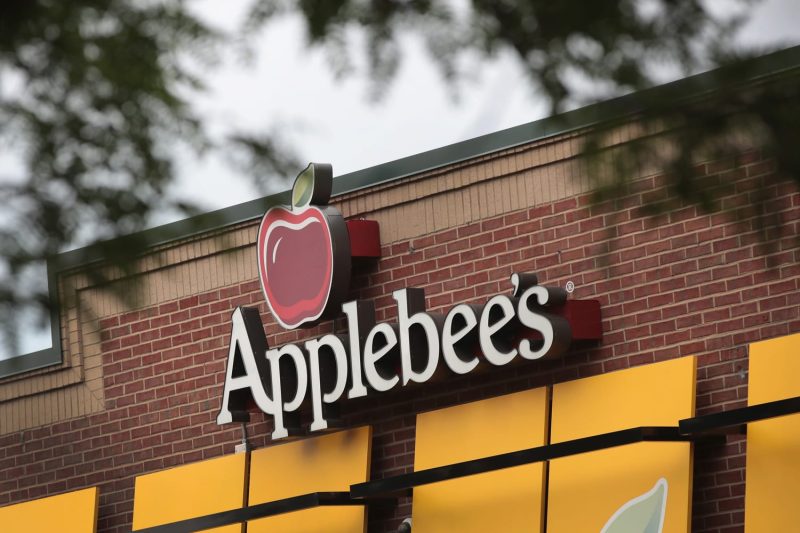  Applebee’s owner plots turnaround to lure back fast-food customers and home cooks