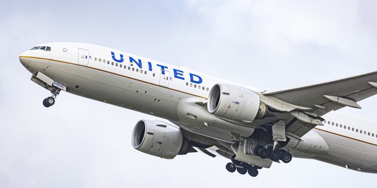  United Airlines says FAA cleared it to start adding new aircraft, routes after safety review