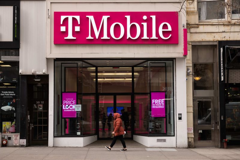  T-Mobile to acquire most of U.S. Cellular in $4.4 billion deal