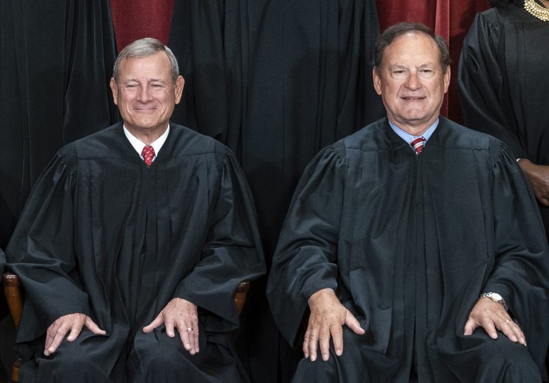  Democrats press Chief Justice Roberts to address ethics at Supreme Court