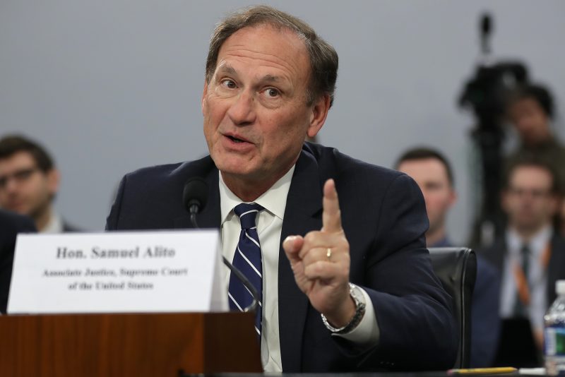  House Democrats call on Justice Alito to recuse after flag controversy