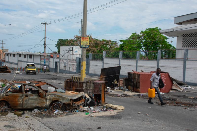  Kenyan officials arrive in Haiti ahead of planned security mission, sources say