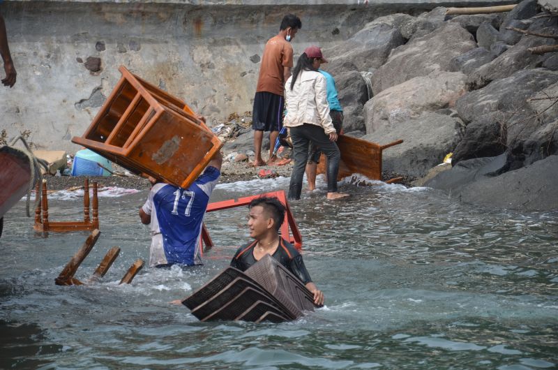  Indonesia to permanently relocate almost 10,000 residents after volcanic eruptions