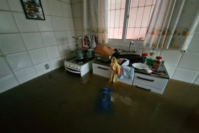  Brazil’s floods smashed through barriers designed to keep them out, trapping water in for weeks — and exposing social woes