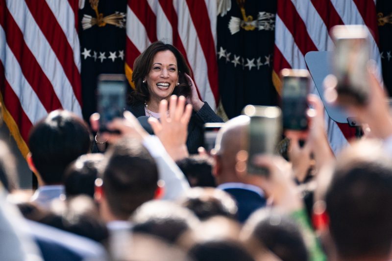  Biden’s halting debate performance puts a renewed spotlight on Harris