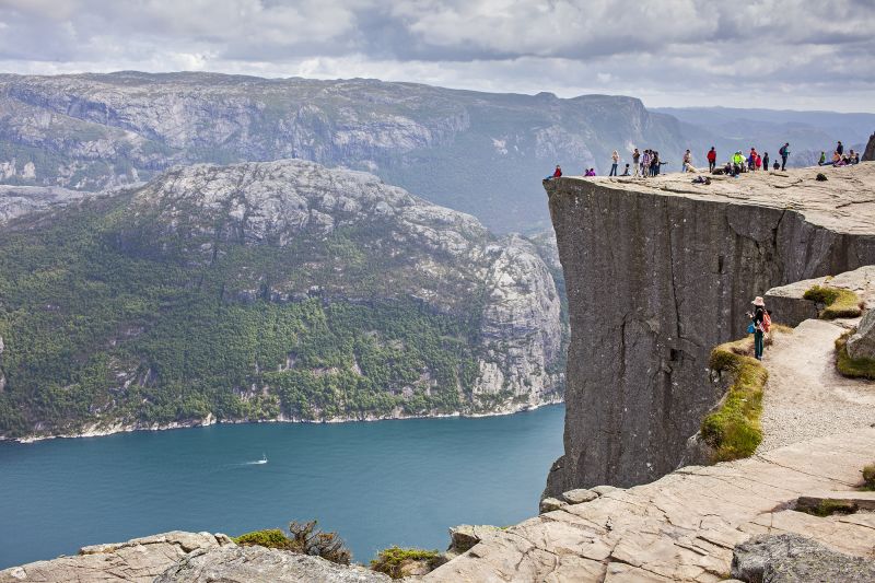  Man dies after falling from ‘Mission Impossible’ cliff in Norway