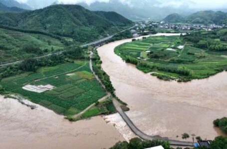 Thousands evacuated as floods and deadly landslides hit southeast China