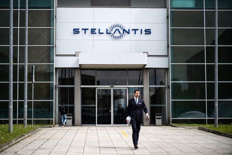  Stellantis to offer broad buyouts to U.S. salaried workers, warns of possible layoffs