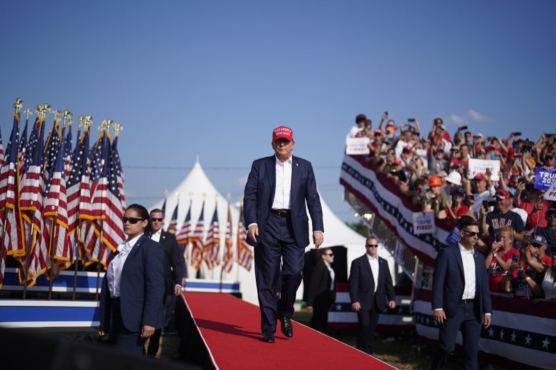  Secret Service encourages Trump campaign to stop outdoor rallies