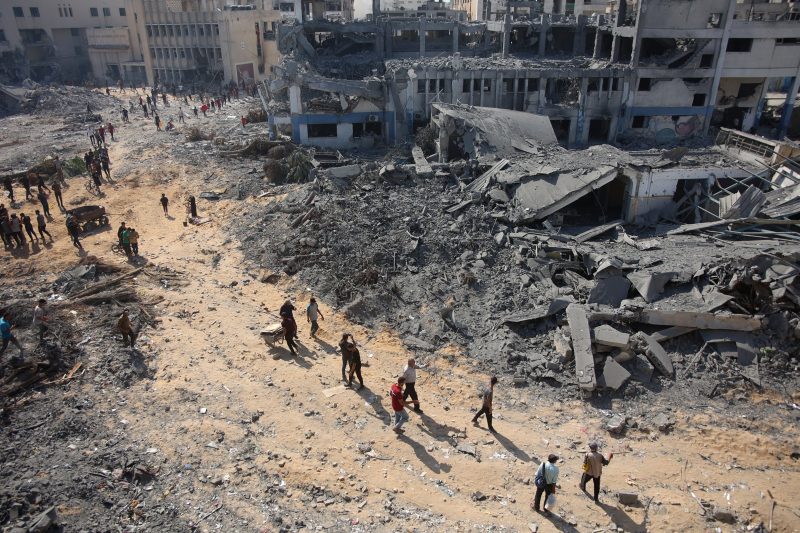  Israel, Hamas inch closer to Gaza cease-fire deal, but gaps remain