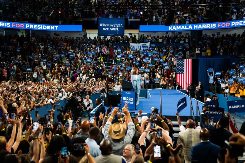  Harris holds raucous rally in Atlanta as she and Trump battle for Georgia