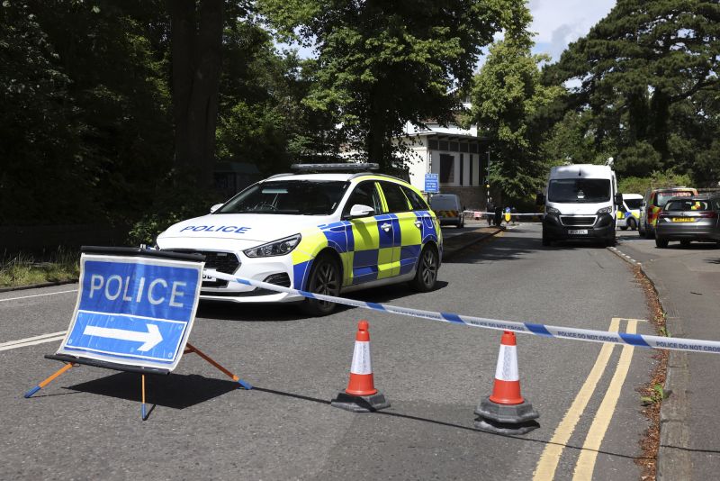  UK police launch manhunt after human remains found in suitcases