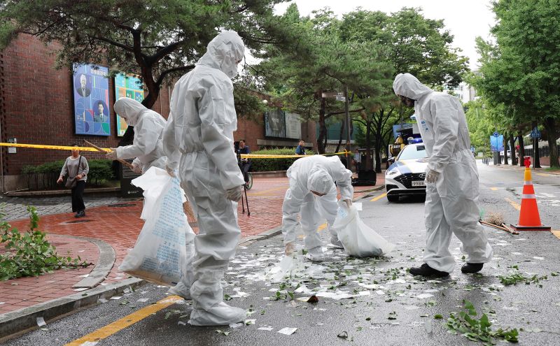  North Korea’s trash balloons fall near South’s presidential office