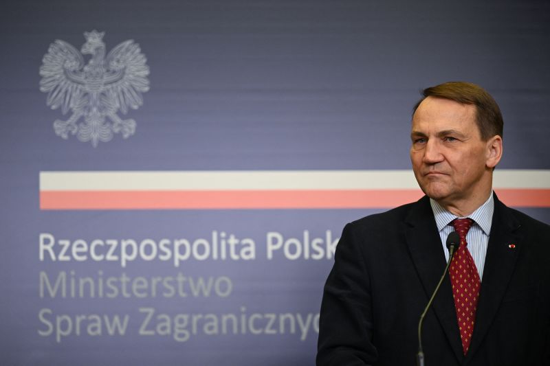  Poland considers shooting down Russian missiles heading to Ukraine