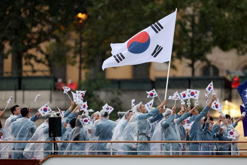  Top Olympics official ‘deeply sorry’ for introducing South Korea as North Korea during opening ceremony