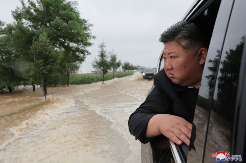  North Korea’s Kim ‘inspects’ flood response as thousands evacuated from China border region after heavy rains