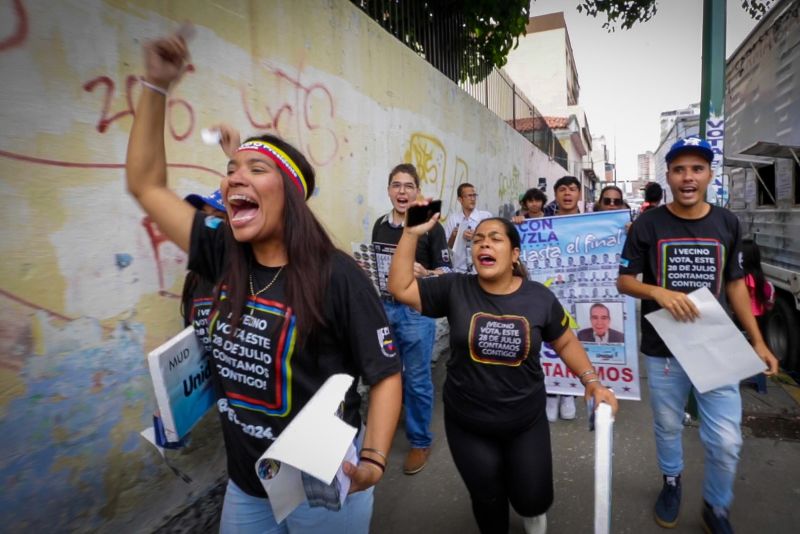  Young Venezuelan opposition voters prepare to leave the country if Maduro is reelected