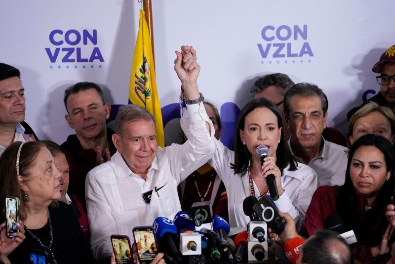  Venezuela launches criminal investigation into opposition figures