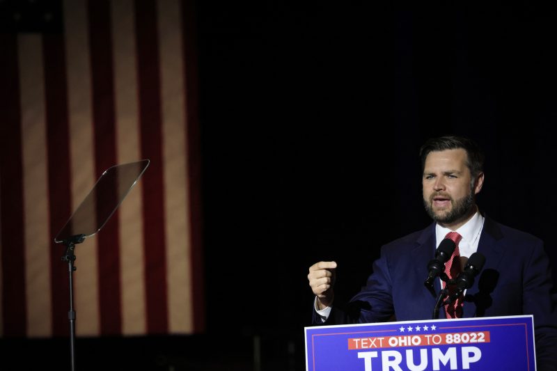  JD Vance’s Marine buddies back his service over his politics