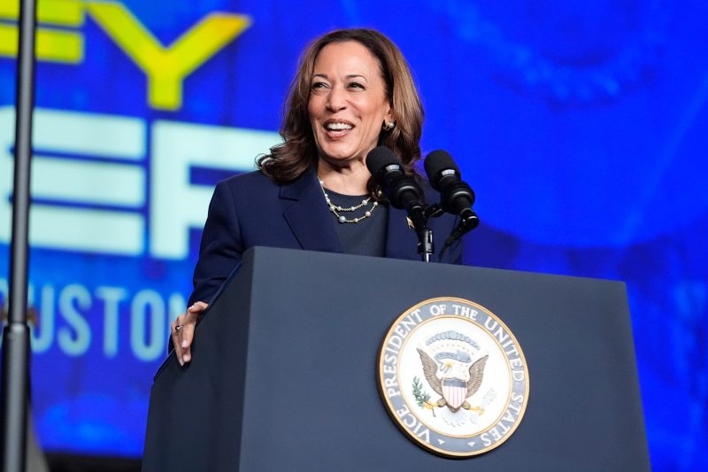  Trump and allies unleash attacks on Harris’s gender and racial identity