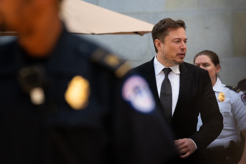  Secretaries of state urge Musk to fix AI chatbot spreading false election info