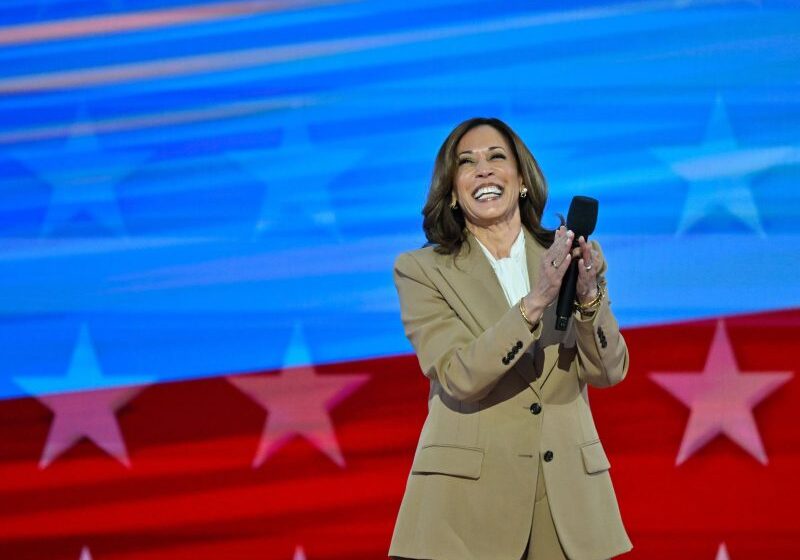  Kamala Harris reports massively outraising Trump in July