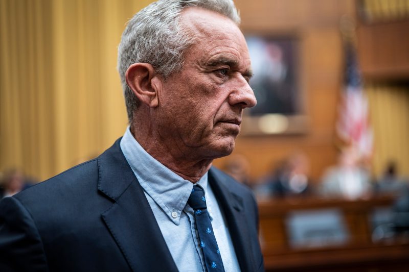  Robert F. Kennedy Jr. tried to meet with Kamala Harris to discuss Cabinet job