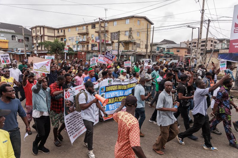  Violence erupts as Nigerians protest hunger across the nation