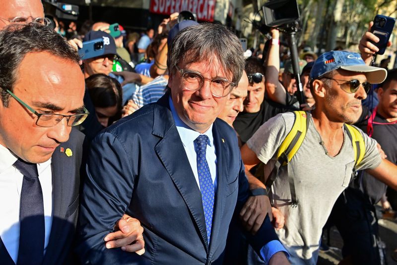  Wanted Catalan separatist Puigdemont reappears in Spain to rally supporters then vanishes again