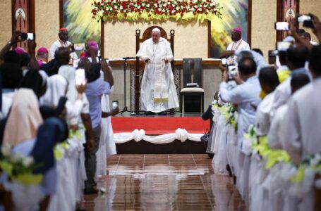 Pope Francis concludes first day in Papua New Guinea with focus on serving marginalized communities