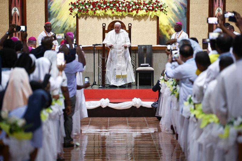  Pope Francis concludes first day in Papua New Guinea with focus on serving marginalized communities