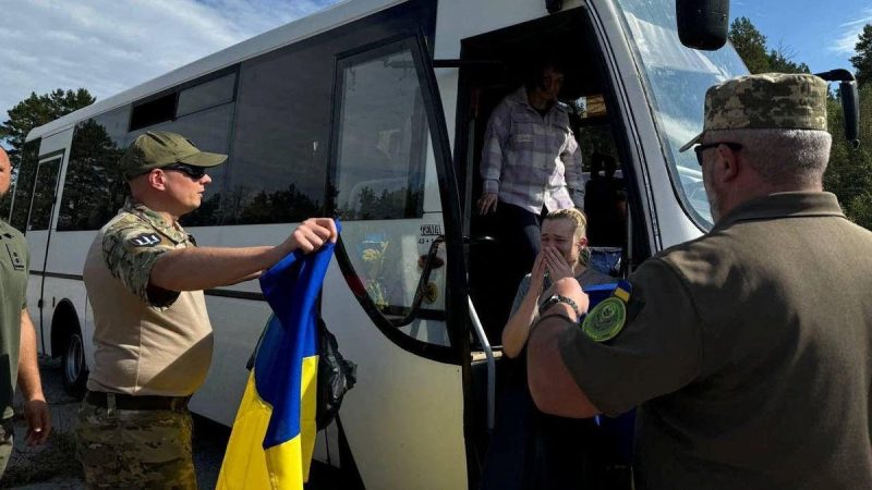  49 Ukrainian prisoners of war returned to Kyiv in swap with Russia