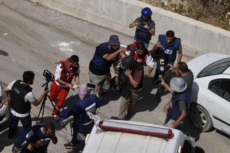  Journalists injured by Israeli fire during military raid in West Bank, eyewitnesses say