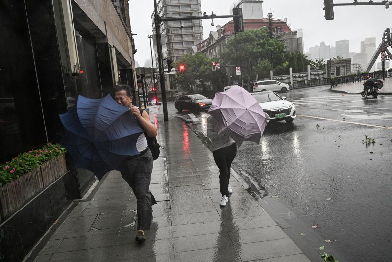  Shanghai slammed by Typhoon Bebinca, strongest storm to hit in seven decades