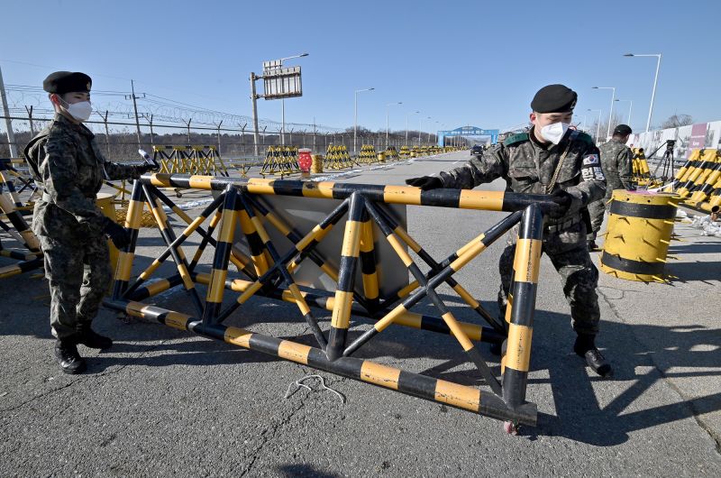  A North Korean defector who struggled in South Korea stole a bus and tried to drive across the border, police say