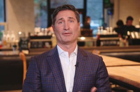 7 ways that Starbucks CEO Brian Niccol plans to change the coffee chain